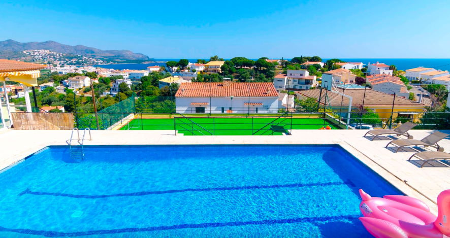 Llanca Costa Brava Villa Close To The Beach