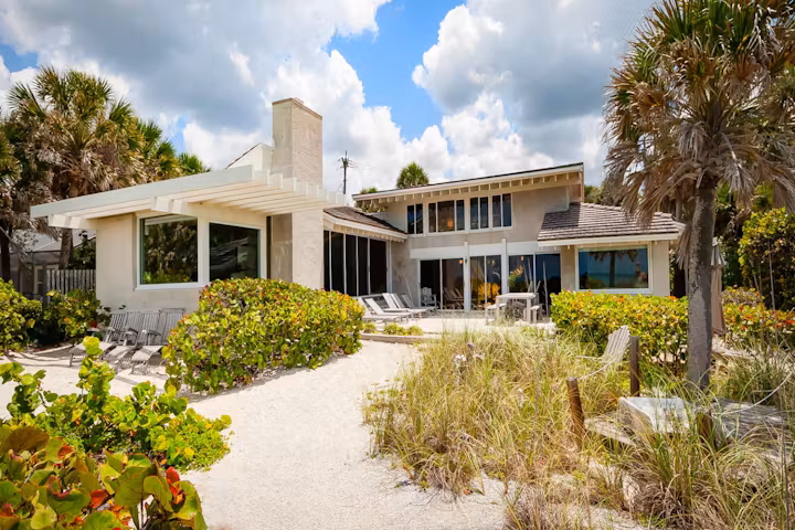 Osprey Nature Sanctuary Gulf Views, Coastal Serenity & Proximity to Siesta Key