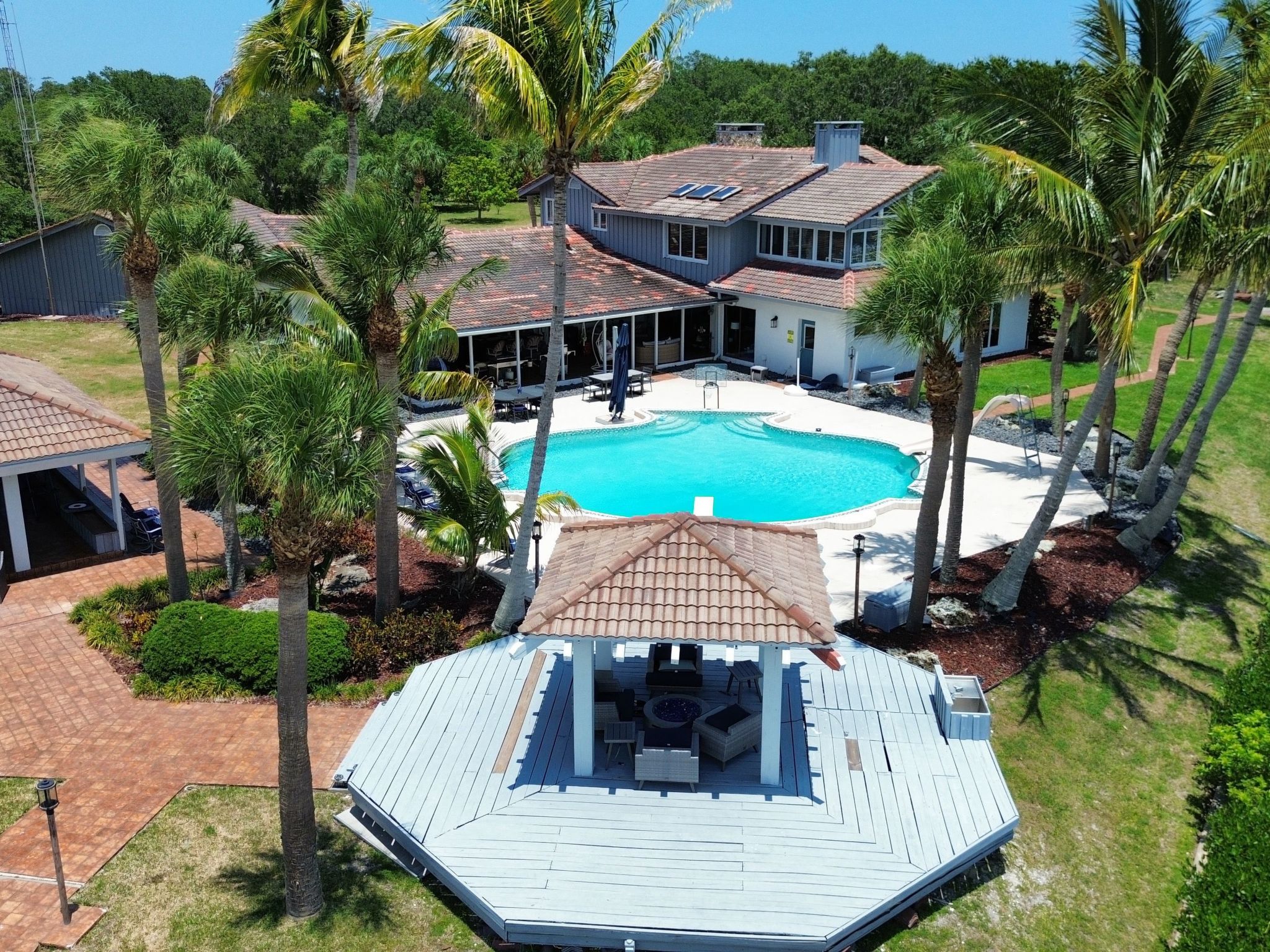 Merritt Island Peninsula Estate: Private Pool, Hot Tub & Games Galore
