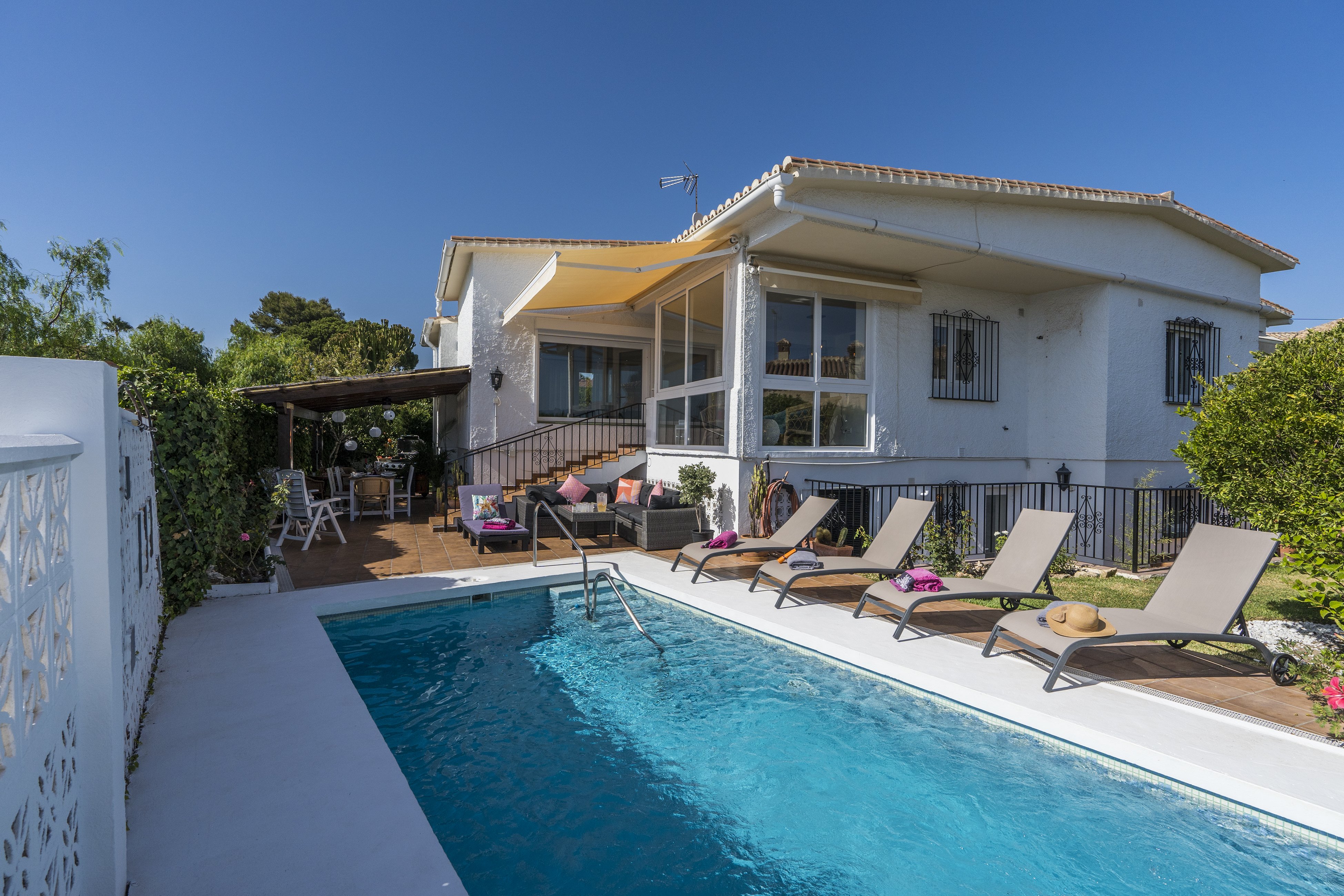 Contemporary Detached Villa in Elviria